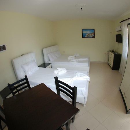 Rama Apartments Sarandë エクステリア 写真