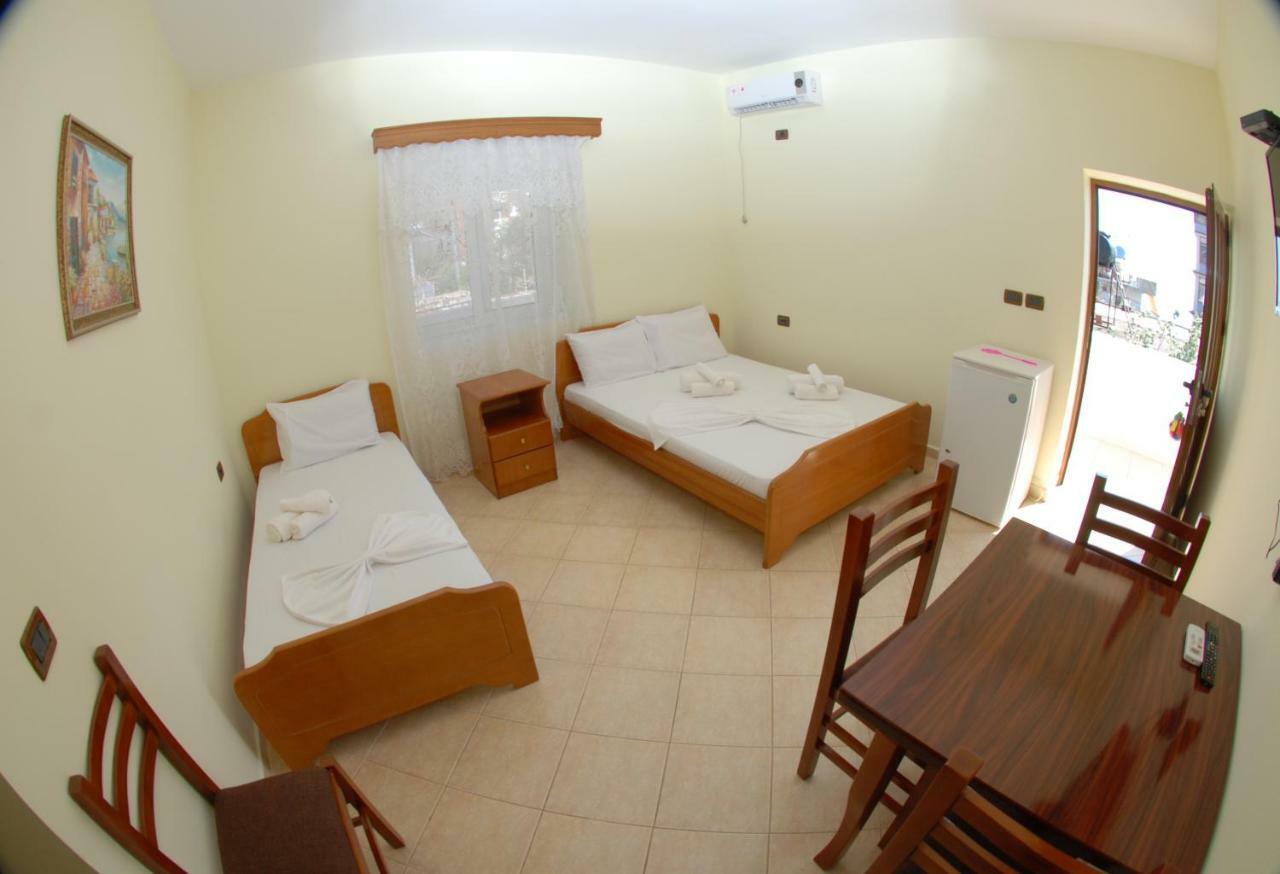 Rama Apartments Sarandë エクステリア 写真