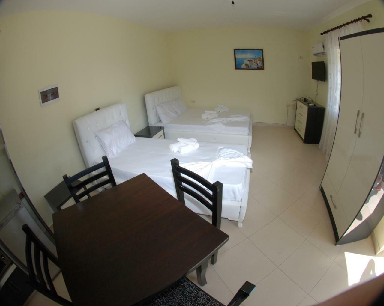 Rama Apartments Sarandë エクステリア 写真