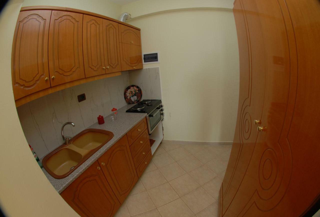 Rama Apartments Sarandë エクステリア 写真