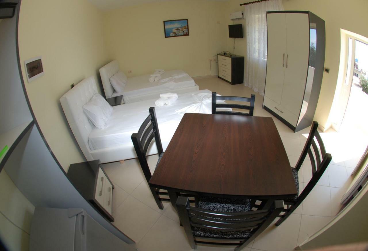 Rama Apartments Sarandë エクステリア 写真
